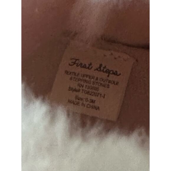 Newborn to 6M Baby Boots, Booties and Socks Bundle - Picture 11 of 11